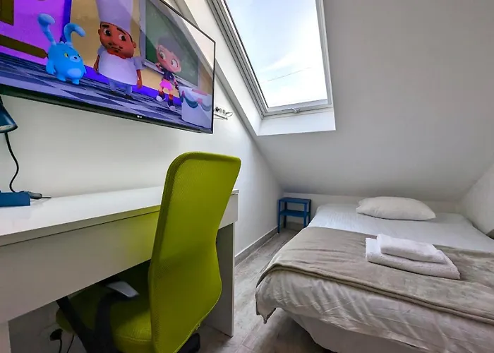 Tiny Downtown Apartment W Detached Private Bath