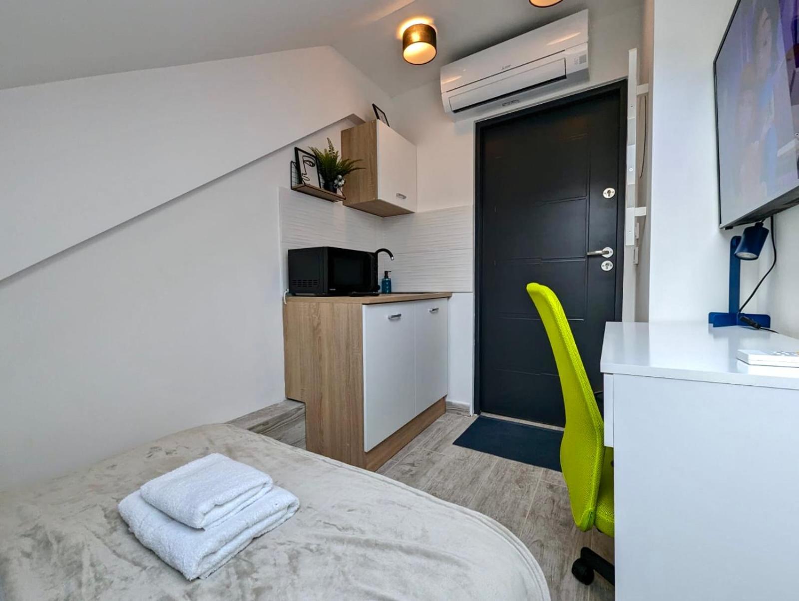 Tiny Downtown W Detached Private Bath Appartamento
