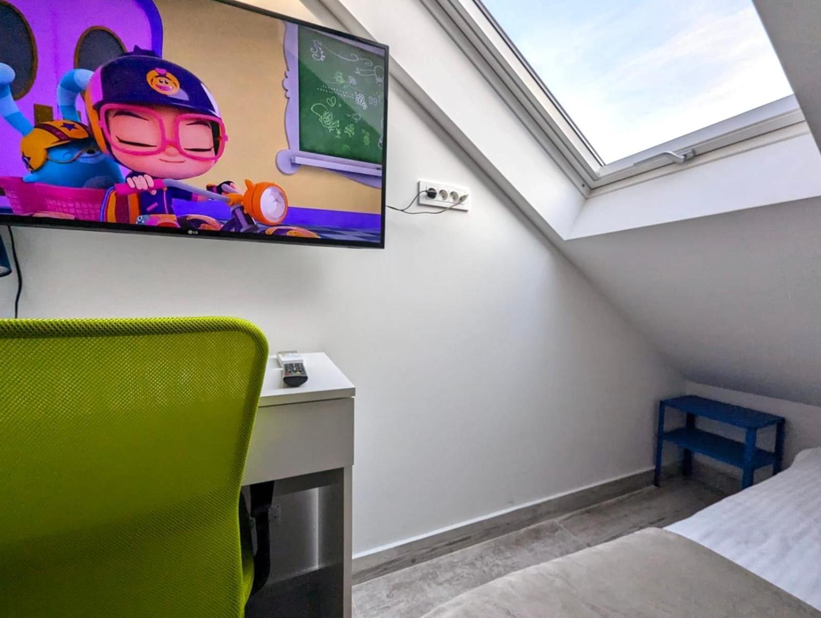 Apartment Tiny Downtown W Detached Private Bath *