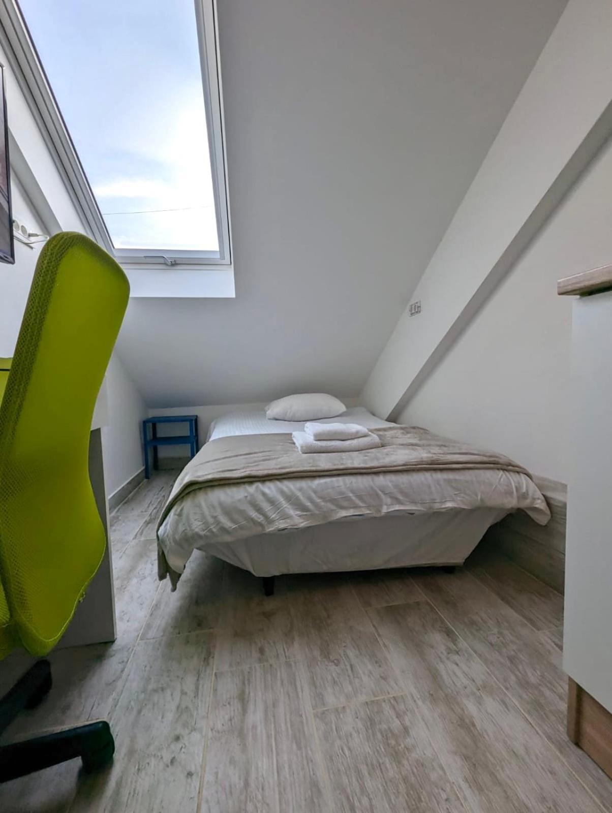 Tiny Downtown W Detached Private Bath Zágráb